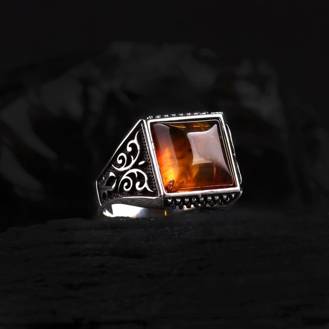 Bürokrat Drop Amber Stone-set Silver Ring