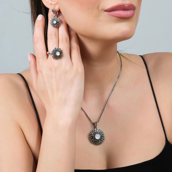 Gümüşle Sedefin Zarafeti Kolye Küpe Yüzük Seti - Azure Jewel