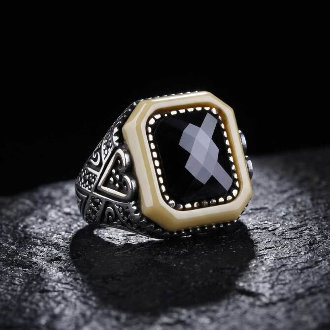 Faset Cut Onyx Stone-set Engraved 925 K Silver Ring